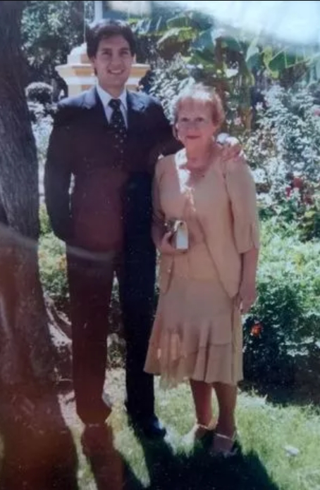 Я ніколи не помічав різницю: 43-річний чоловік та його 88-річна дружина розповіли секрет щасливих стосунків